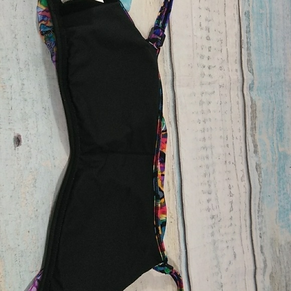 BEACH Betty by Miracle Brands Swimsuit Top - Picture 6 of 8